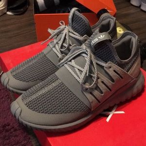 ADIDAS TUBULAR SNEAKERS